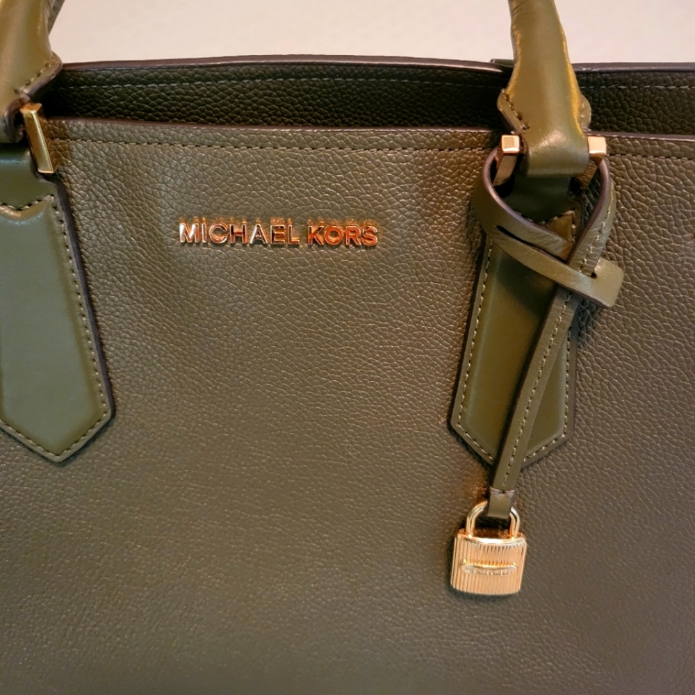Michael kors crossbody bag
